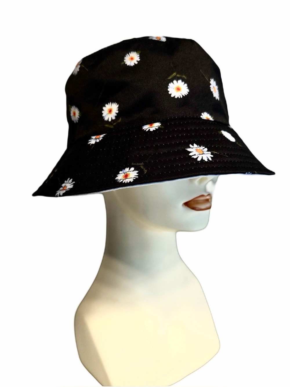 Alice + Olivia by Stacey Bendet black reversible daisy print bucket hat NWT